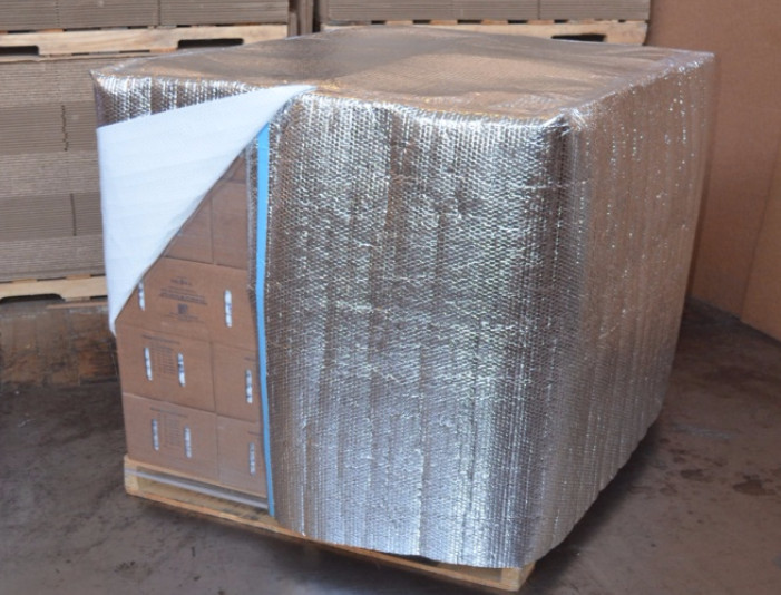 Thermal cargo cover on pallet